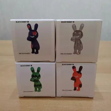 BLACK RABBiT 피규어 세트 4종