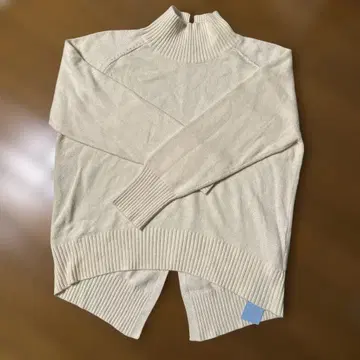 [쿠미쿄쿠] 아이보리 하이넥 스웨터 캐시미어 5%