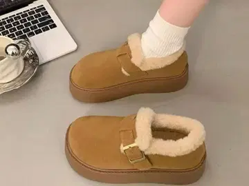 브라운 스웨이드 어그 부츠