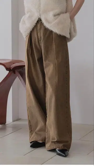 택 포함 새상품 LOWRYS FARM 턱 와이드 데님 팬츠 브라운 M