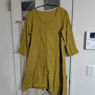 3회 사용한 새상품급 팔라스 팰리스 겨자색 원피스 사이즈 F