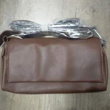 브라운 숄더백 합성 피혁