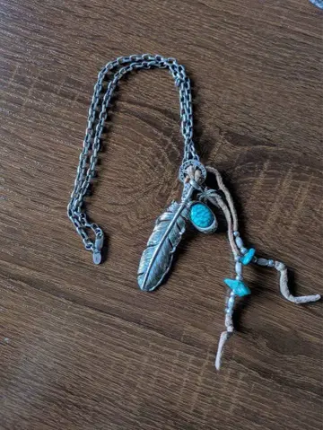 실버 깃털 모티브 목걸이