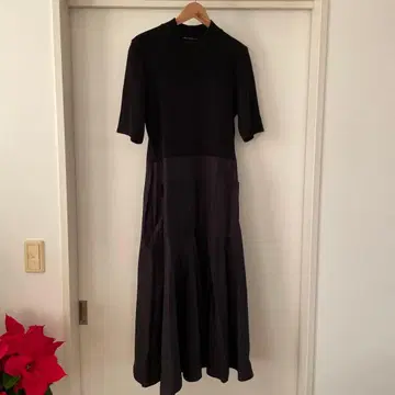 자라 블랙 하이넥 반팔 드레스 원피스