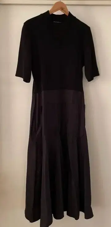 자라 블랙 하이넥 반팔 드레스 원피스