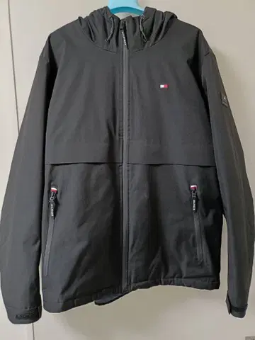 타미힐피거 블랙 충전솜 다운 자켓 후드 부착