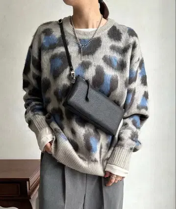 [ DouDou ] 레오파드 샤기 크루넥 니트 스웨터