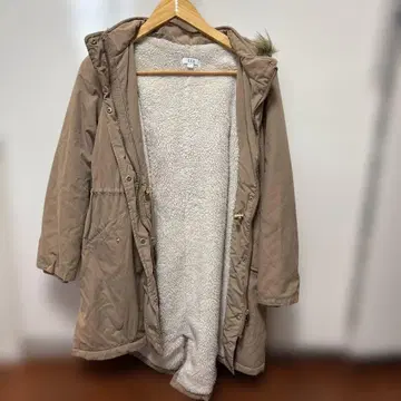 베이지 플리스 모즈 코트 a.v.v