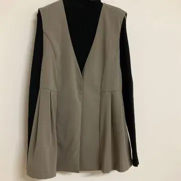 [미사용 새상품] Yecca Vecca 드라이 터치 페플럼 베스트 모카