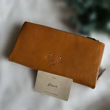새상품 Dakota 가죽 장지갑 오렌지 수납력