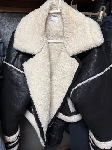 EGOIST 블랙 가죽 아우터