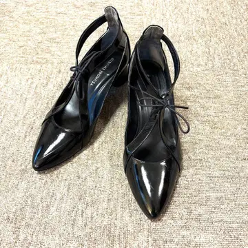 츠모리치사토 브릿지 펌프스 블랙 24.5