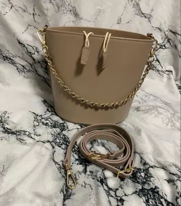 마르코 비안치니 버킷형 가죽 백