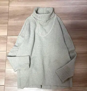 새상품급 아이씨비 울 100% 터틀넥 니트 베이지 S