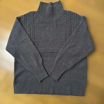 [쿠미쿄쿠] 터틀넥 그레이 스웨터 (장식 포함)