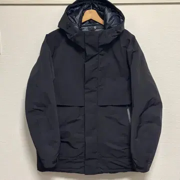 유니클로 +j 복각 하이브리드 다운 오버사이즈 파카 블랙 M 사이즈