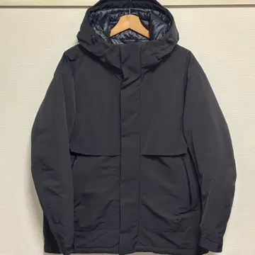 유니클로 +j 복각 하이브리드 다운 오버사이즈 파카 블랙 M 사이즈