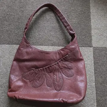 IBIZA 브라운 자수 핸드백