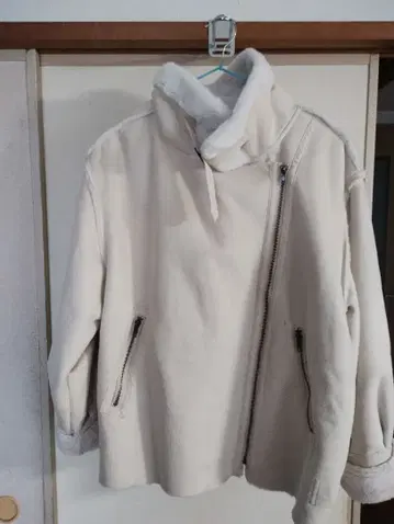 Wcloset 인조 모피 무스탕 자켓 아이보리 즉시 구매 가능