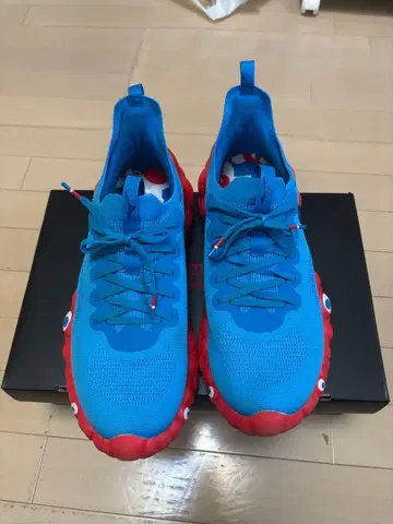 컨디션 최상 미야쿠미야쿠 스니커즈 28cm