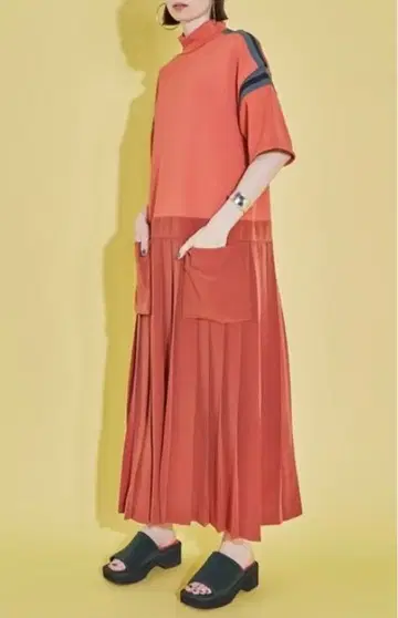 [새상품] A + TOKYO 에이플러스도쿄 플리츠도킹컷 원피스