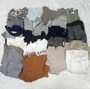 2 여성용 의류 묶음 판매 20점 가디건 스커트 니트 블라우스