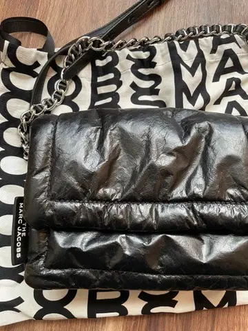 MARC JACOBS 필로우 숄더백