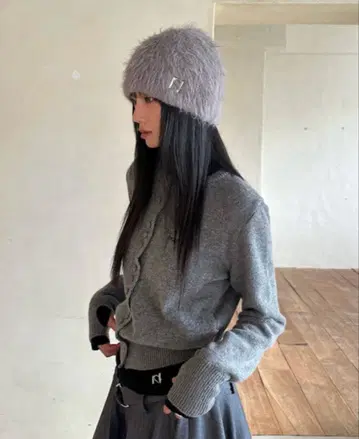 NEWALRIN 엠블럼 퍼 비니