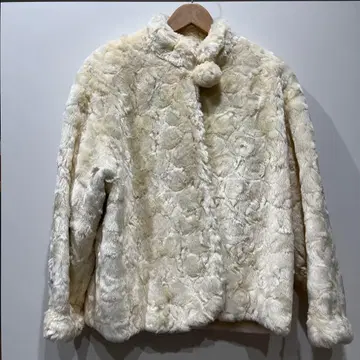 쿠레쥬 파리 인조 모피 자켓 택 플레이트 포함