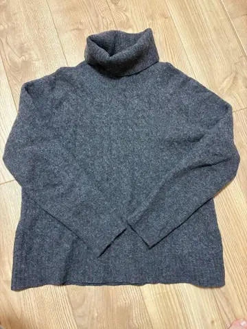 정가 25000엔 TOMORROWLAND 터틀넥 스웨터