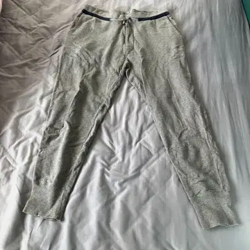 그레이 조거 팬츠 맨투맨 소재