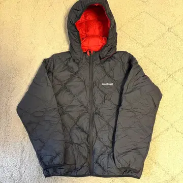 mont-bell 후드 부착 다운 자켓 블랙/빨간색