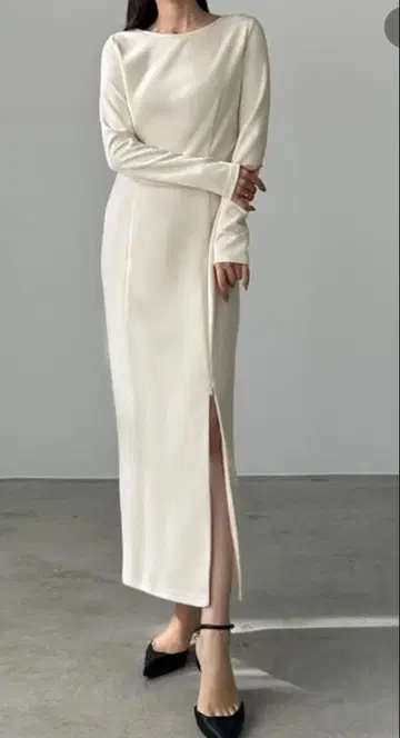 Louere 지퍼 슬릿 라인 컷 원피스 화이트 [ 미사용 새상품 ]