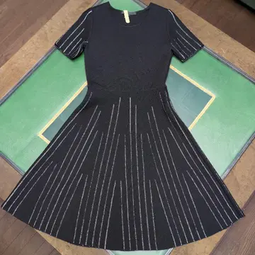 미사용 새상품 ANAYI 반팔 니트 플레어 원피스