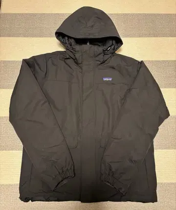 새상품급 Patagonia 블랙 마운틴 파카 남성용 M 사이즈
