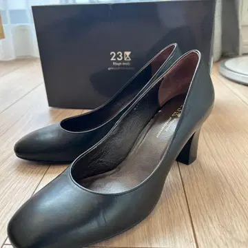 23구 블랙 펌프스