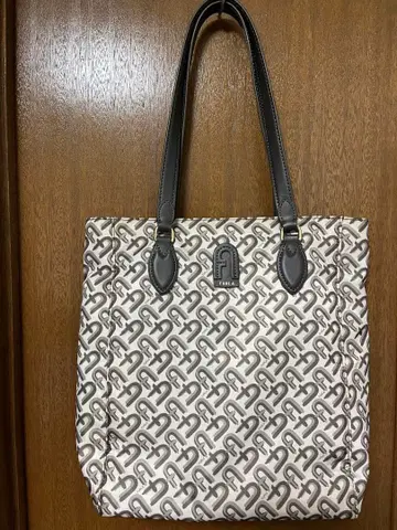 훌라 FURLA 토트백 나일론 칼립소 아치 그레이