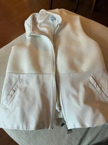 화이트 양가죽 다운 베스트 M-L 사이즈