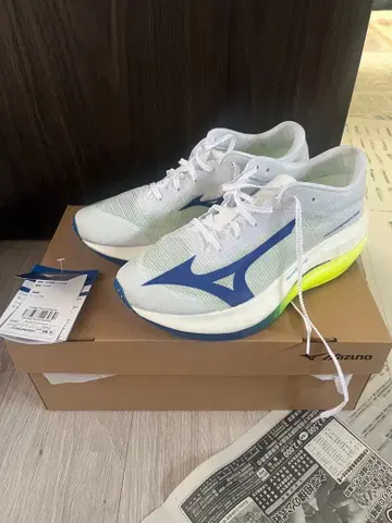 미즈노 러닝화 하이퍼 워프 프로 26.5cm