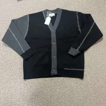 가디건 긴팔 TIMELY WARNING (미사용 새상품)