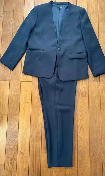 새상품급 니코앤드BASIC 네이비 수트 사이즈 4