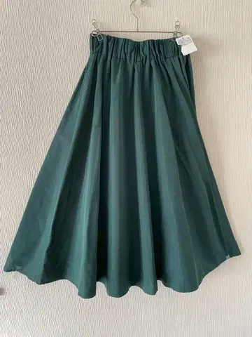 새상품 SHIPS Colors 플레어 스커트 그린 손세탁 가능