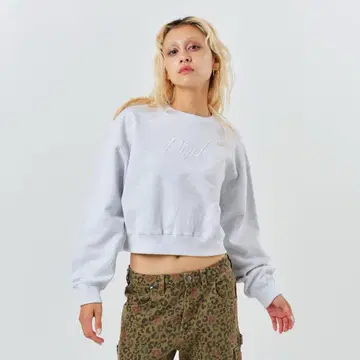 아토모스 핑크 크롭 스웨트셔츠