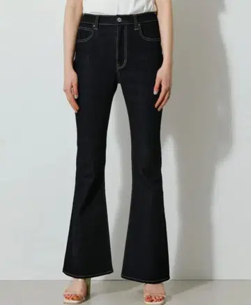 [ 새상품 ] 아줄바이마우지 플레어 데님