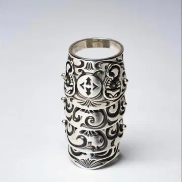 hazama 독아를 담은 기도가 새겨진 아머링