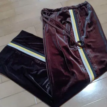 캐널진 벨로아 팬츠 새상품급입니다. RCW 세련되었습니다.