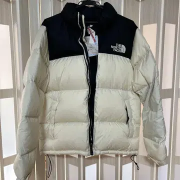 THE NORTH FACE 다운 자켓 화이트/블랙 새상품급