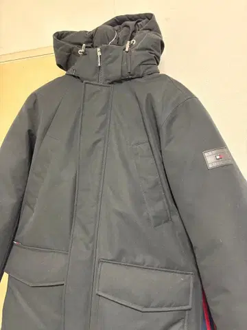 TOMMY HILFIGER 블랙 다운 자켓 L 사이즈