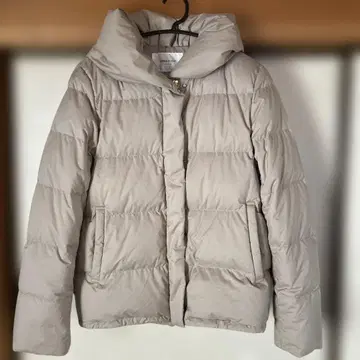 Opaque Clip 뮬러 다운 자켓 베이지