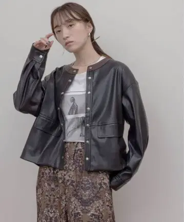 뒷 프릴 합성 피혁 자켓